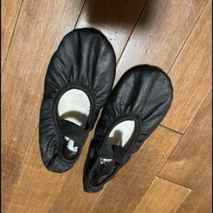 Black Leather Kids Ballet Slippers | Size 11C